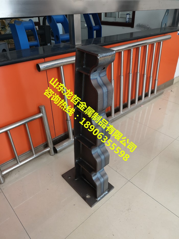 防撞護欄，防撞立柱